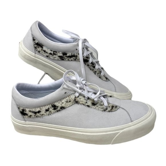 💖MEGA SALE💖VANS Bold Ni Pony Low Top White Women Suede  Casual  VN0A3WLP42N - Picture 1 of 10